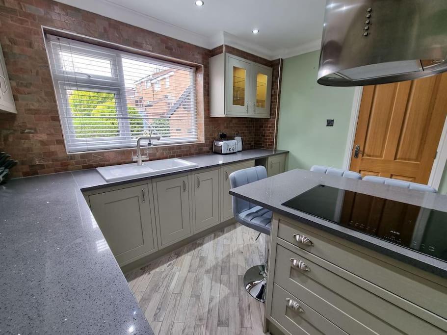 Stunning Family Home Close To The City Centre Manchester Exteriör bild