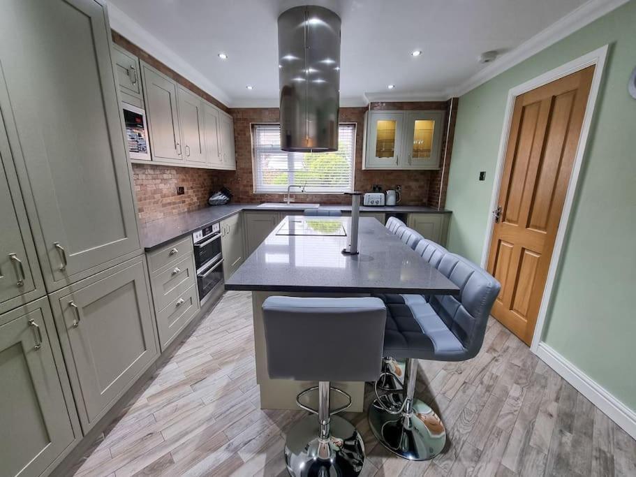 Stunning Family Home Close To The City Centre Manchester Exteriör bild
